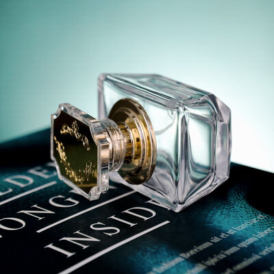 오엠 수용 된 오일 세럼 병 대나무 방울기 금 슬라이버를 특징으로 필수 오일 화장품 피부 관리를위한 사용자 정의 가능한 패키지