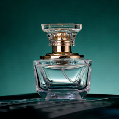 오엠 수용 된 오일 세럼 병 대나무 방울기 금 슬라이버를 특징으로 필수 오일 화장품 피부 관리를위한 사용자 정의 가능한 패키지