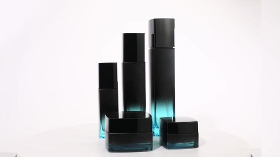 펌프로 서리로 덥은 액체 기초 30ml 60ml 화장용 포장 세트 검정