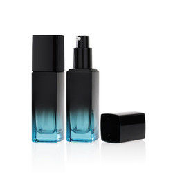 펌프로 서리로 덥은 액체 기초 30ml 60ml 화장용 포장 세트 검정